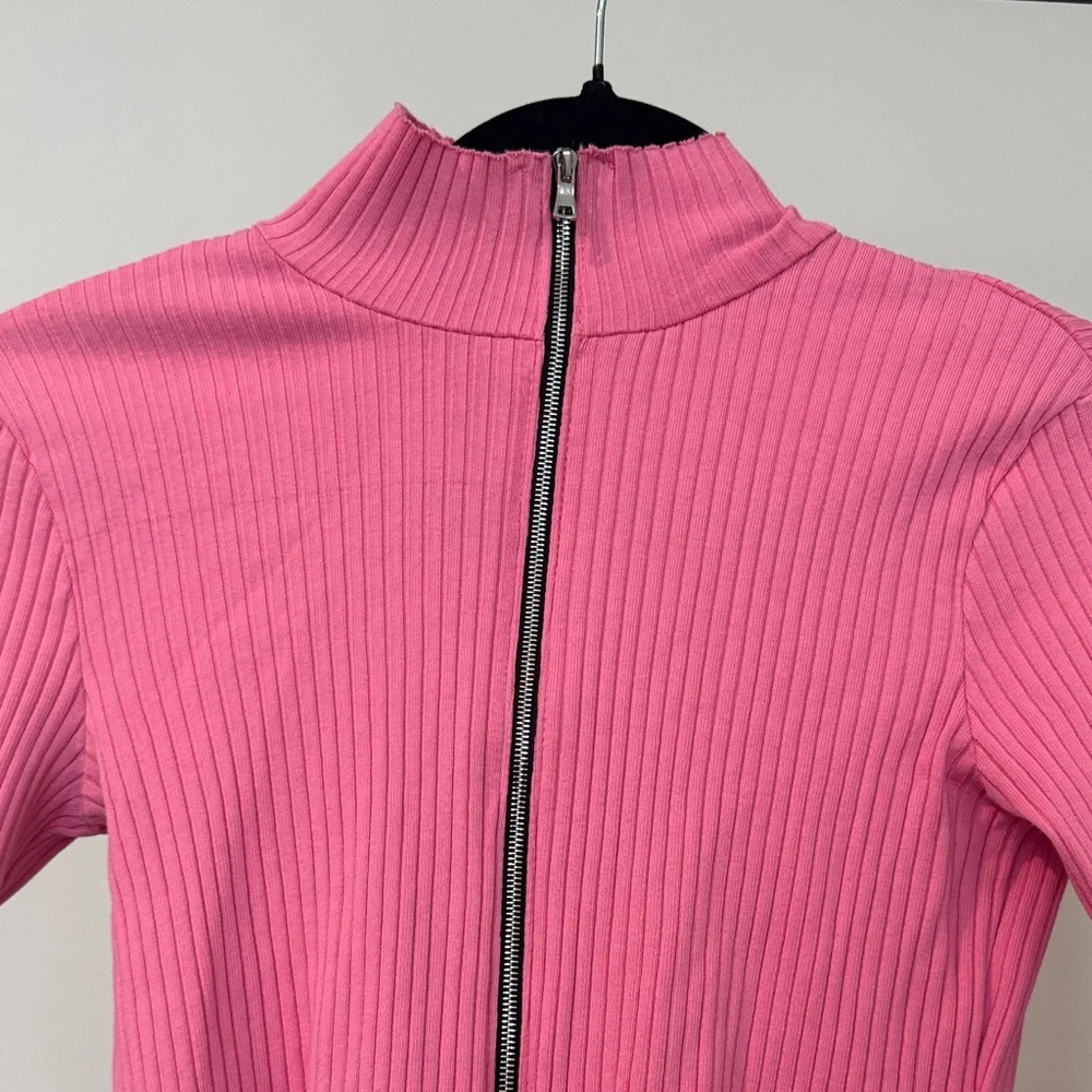 Cotton Citizen Vibrant Pink Zip-Up Crop Top - Picture 5 of 8